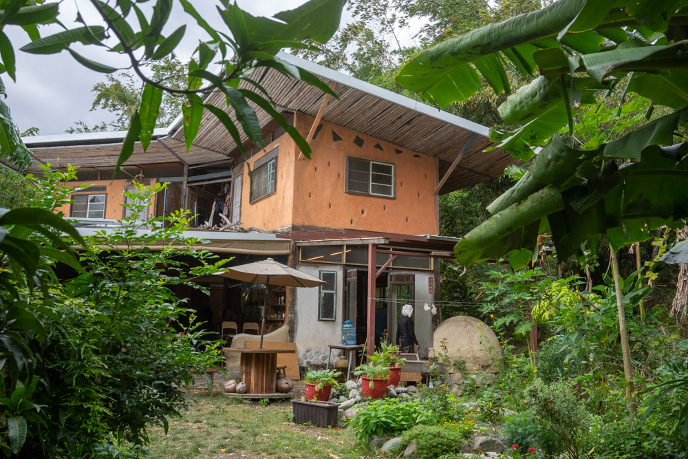Permaculture et éco-construction : de la théorie à la pratique !