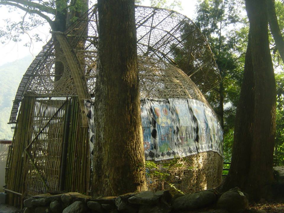 L'architecture humanitaire fleurit aux quatre coins de l'ile