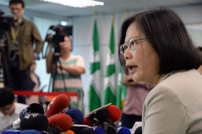 Tsai Ing-wen complète sa candidature à la tête du DPP et se positionne déjà sur le dossier de la 4ème centrale nucléaire