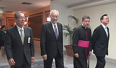 Le Vice Président se rend au Vatican en passant par New Delhi