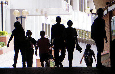 L’écart de salaires entre hommes et femmes en légère baisse en 10 ans, des efforts restent à faire
