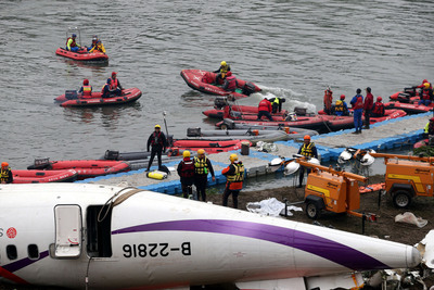 Bilan provisoire du crash: 4 nouveaux corps repêchés