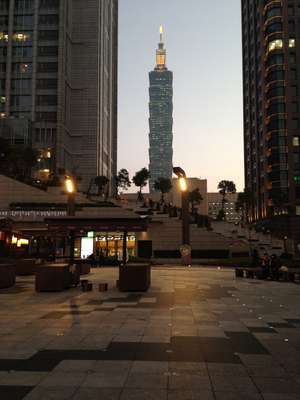 Un cycliste polonais veut gravir Taipei 101