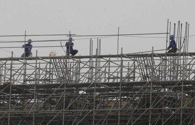 La durée légale du travail est désormais fixée à 40 heures hebdomadaires pour tous les employés
