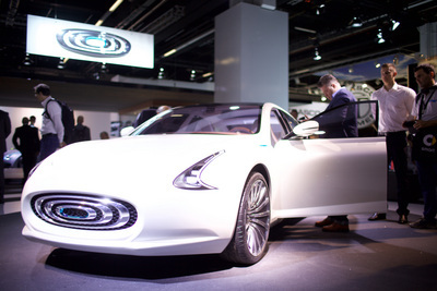 Le constructeur taiwanais Thunder Power présente sa première voiture électrique au salon de Francfort
