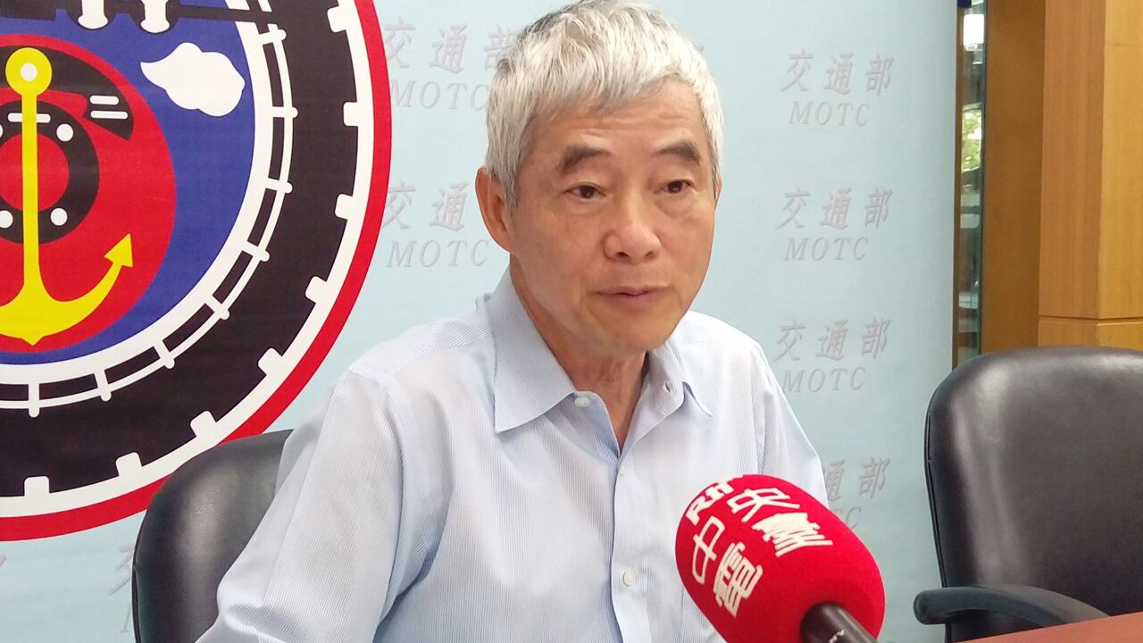 Le ministre des transports exprime ses remerciements au personnel des chemins de fer