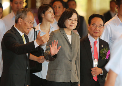 La présidente Tsai Ing-wen souhaite que les entreprises taiwanaises brillent à l’étranger