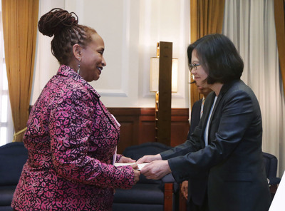 Tsai Ing-wen accueille une nouvelle ambassadrice bélizienne