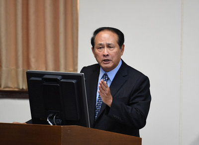 Les importations japonaises restent soumises aux mêmes restrictions
