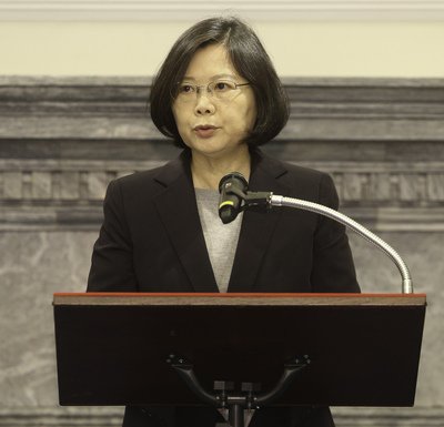 Tsai Ing-wen veut faire évoluer l’éducation des sciences et des technologies numériques