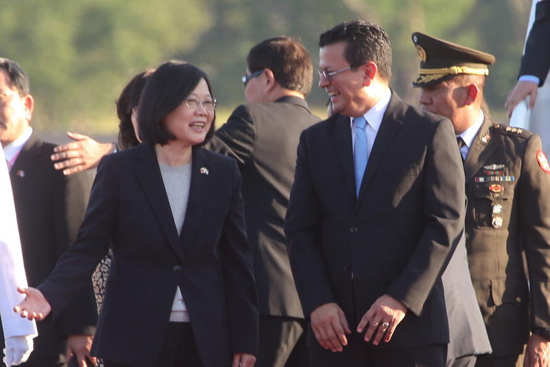 La présidente taiwanaise est accueillie au Salvador