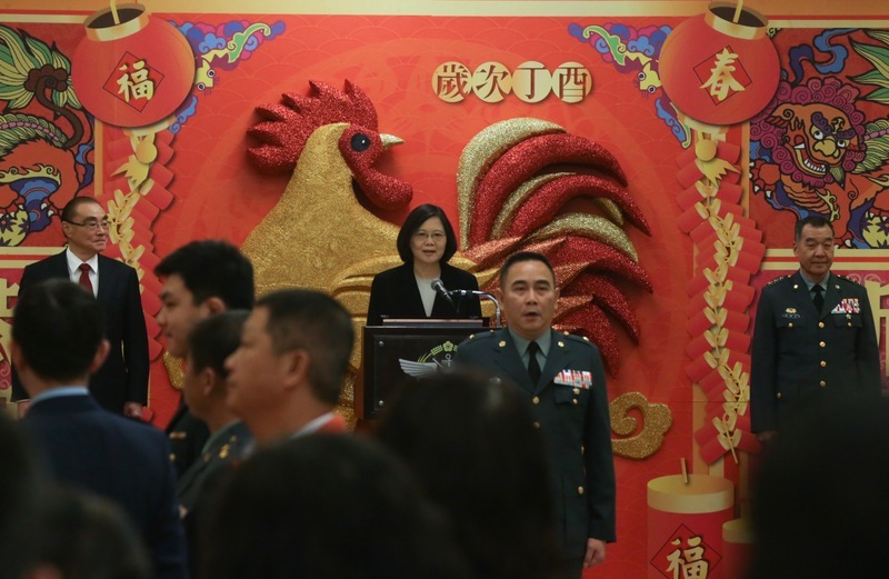 La Chef de l’Etat salue les efforts des militaires