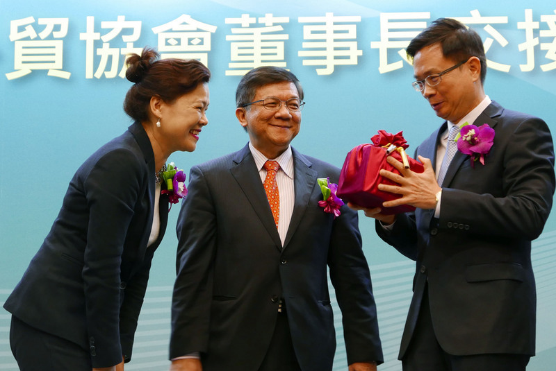 Le commerce interdétroit ne s’arrêtera pas selon James C.F. Huang
