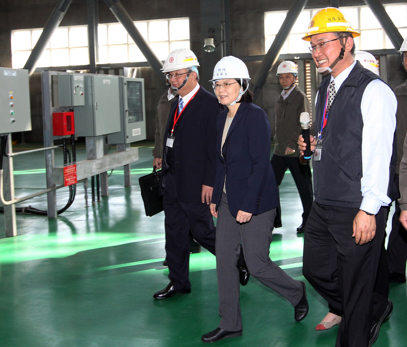 La Chef de l’Etat salue les efforts écologiques de la centrale électrique de Linkou