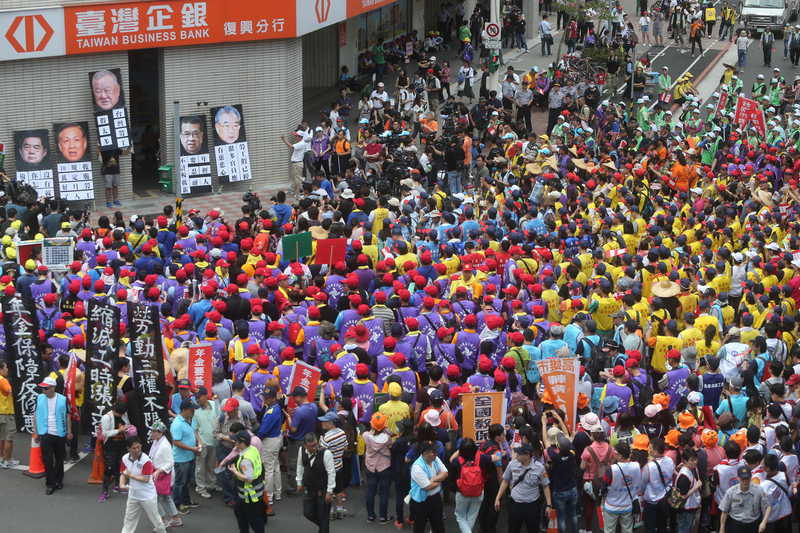 Les travailleurs sont dans la rue à Taiwan en ce premier mai