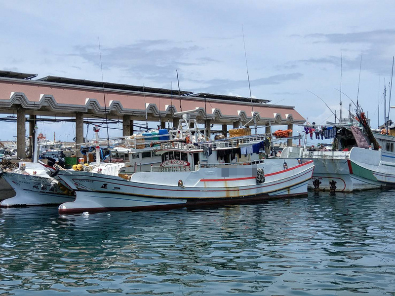 Pillage d’un bateau de pêche taïwanais par un chalutier chinois
