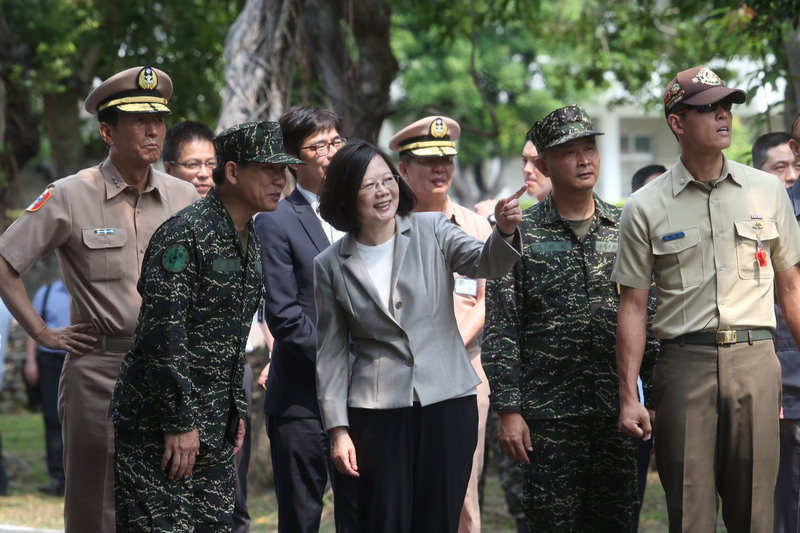 Le gouvernement souhaite recruter plus de jeunes soldats
