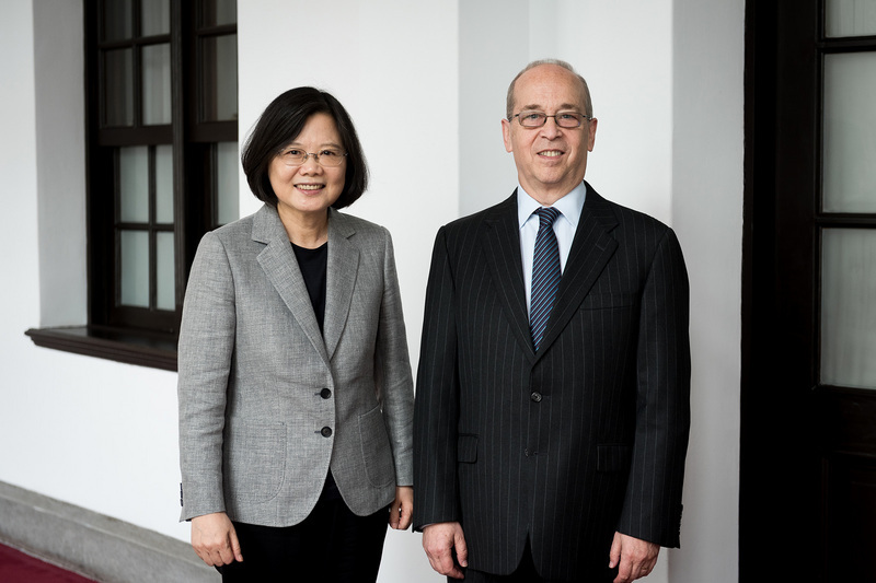La Chef de l'Etat a souligné la fermeté des relations taiwano-américaines en recevant Daniel Russel