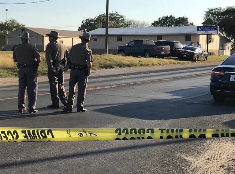 Fusillade dans une église au Texas : la présidente fait part de sa peine et de son inquiétude