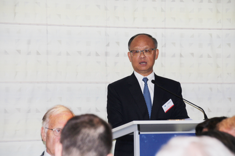 John Deng est parti ce matin au Vietnam pour participer à la réunion de l’APEC