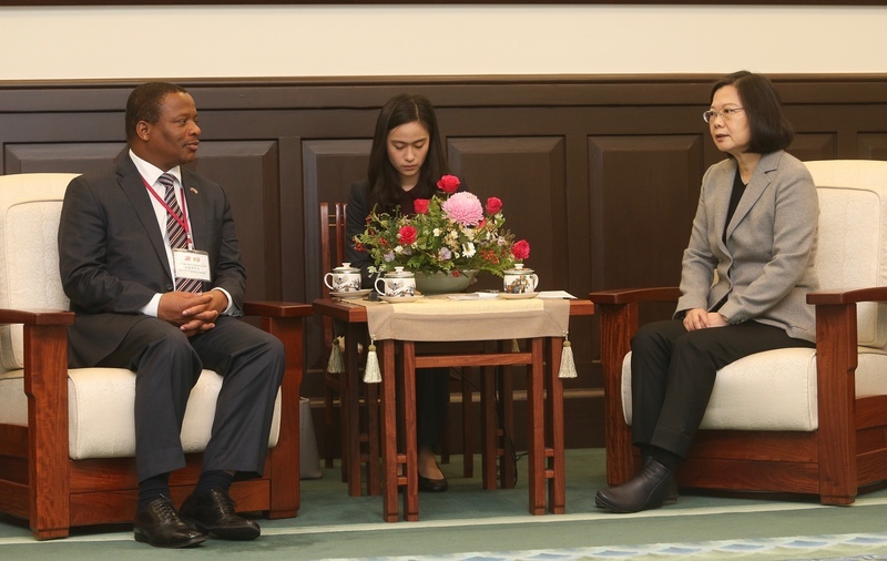 La Chef de l’Etat invite le roi swazi à se rendre à Taiwan à l’occasion des 50 ans des relations officielles
