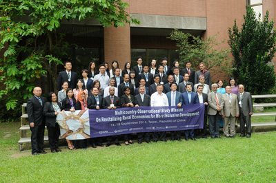 Des experts étrangers étudient le développement rural de Taiwan
