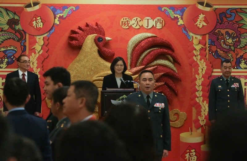 La Chef de l’Etat salue les efforts des militaires