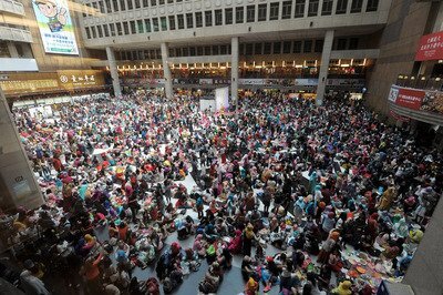 Les travailleurs musulmans fêtent la fin du ramadan