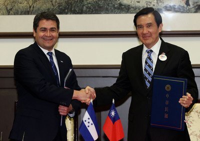 Ma Ying-jeou reçoit le président du Honduras