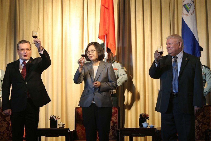 Quatre alliés diplomatiques célèbrent à Taipei les 196 ans de leur indépendance