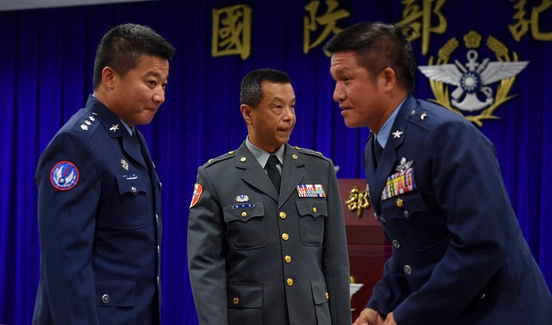 Un bombardier chinois survole de nouveau le détroit de Taiwan