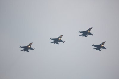 Un F16 atterrit d’urgence aux Pescadores suite à une anomalie