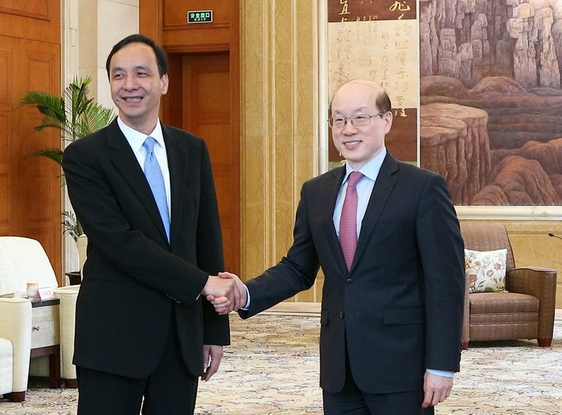 Le maire du Nouveau Taipei devra soulever un rapport au gouvernement à son retour de Shanghai