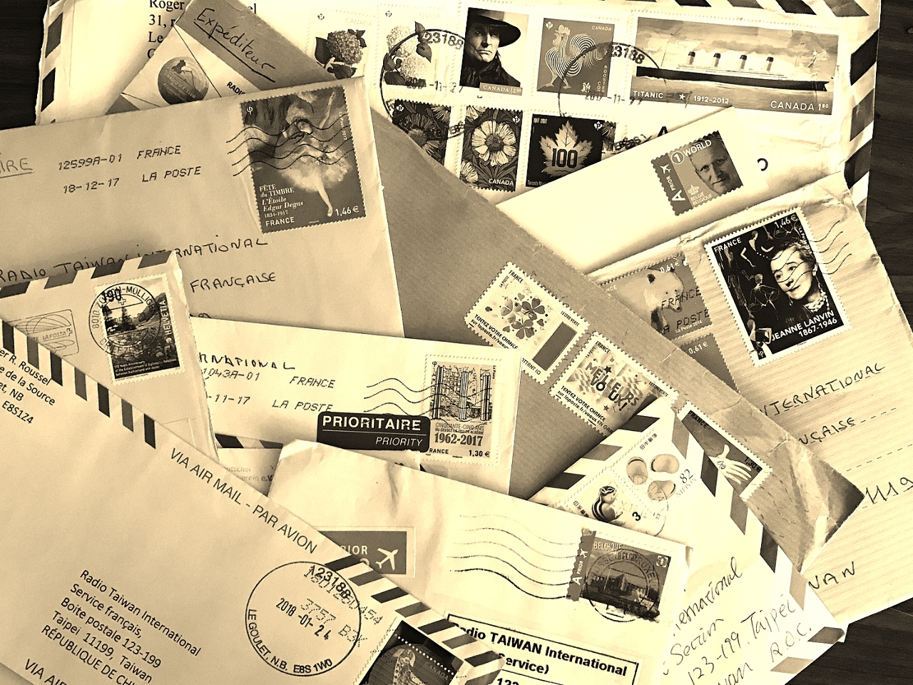 Au courrier: nouveau concours mensuel