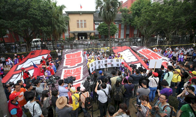 1er mai : 10 000 travailleurs ont marché dans les rues de Taipei
