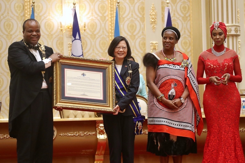Le roi swazi et la présidente taiwanaise, lors de la visite d'Etat de Tsai Ing-wen en eSwatini (archive CNA)