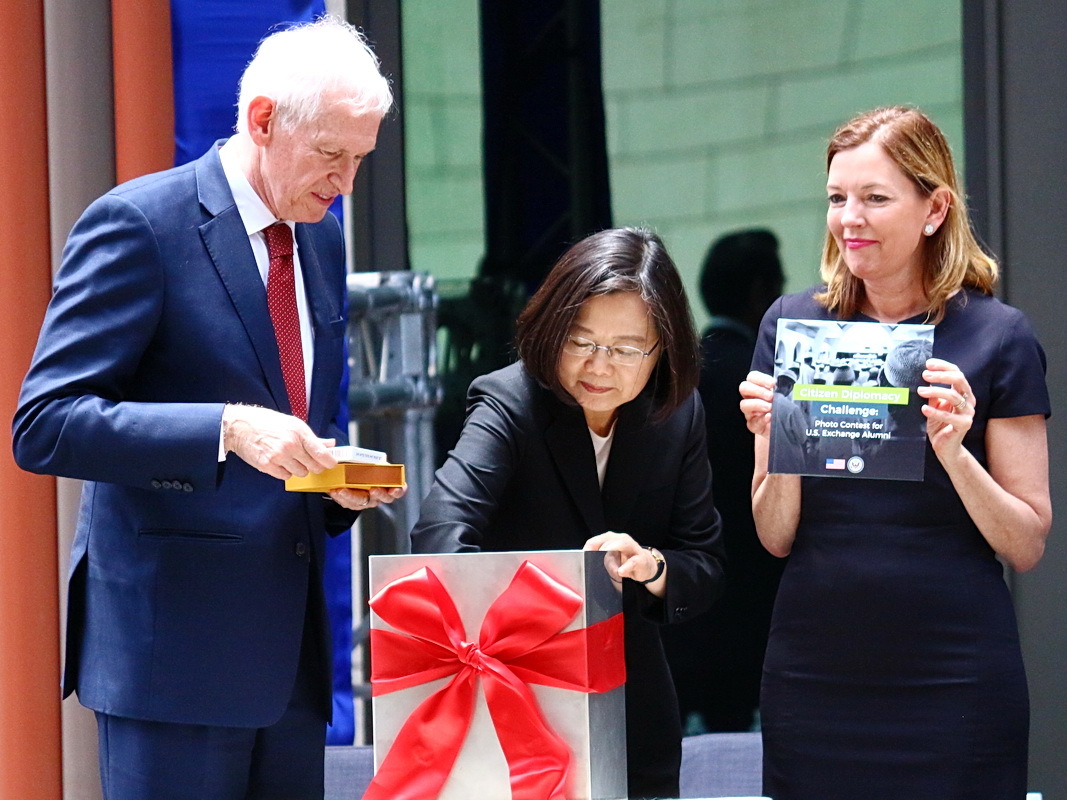 Inauguration du nouveau bâtiment de l’Institut américain à Taiwan