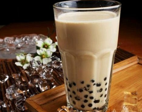 Thé au lait aux perles. (Source image: RTI thaïlandais)