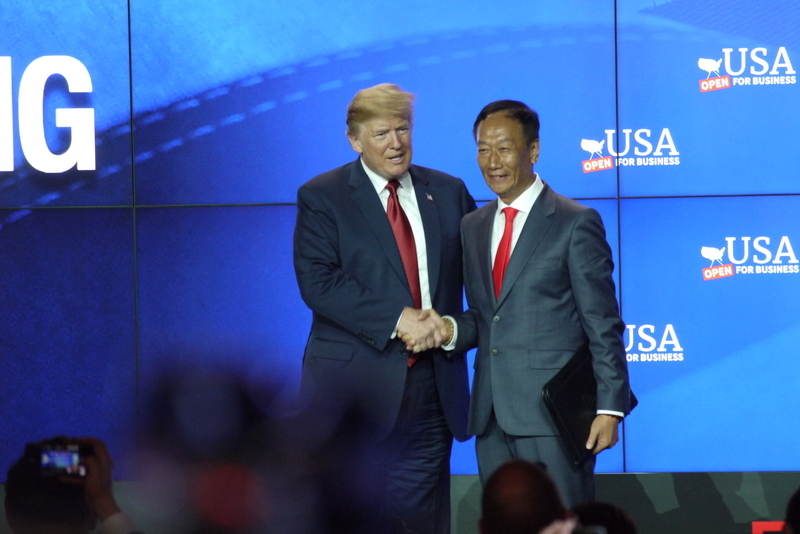 Trump a pris part au lancement des travaux de la future usine de Foxconn au Wisconsin