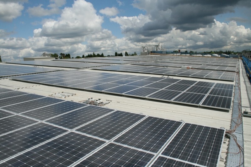 L’énergie solaire dépasse une fois et demie la production d’une unité nucléaire