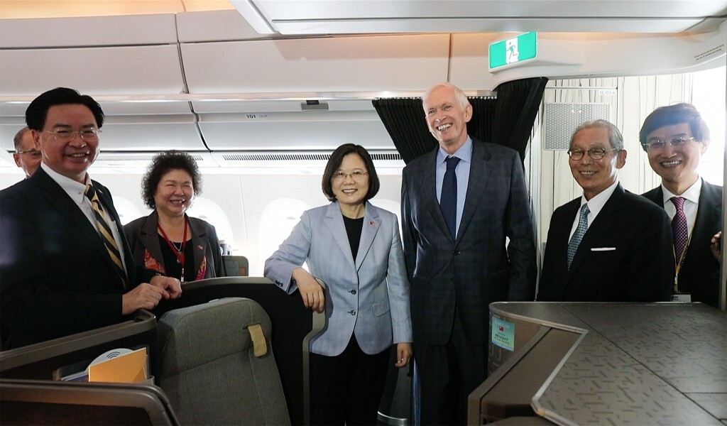 Tsai Ing-wen accueillie à Los Angeles lors de son escale vers le Paraguay (photo CNA)