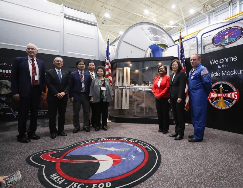 Tsai Ing-wen, la première présidente taiwanaise en visite à la NASA