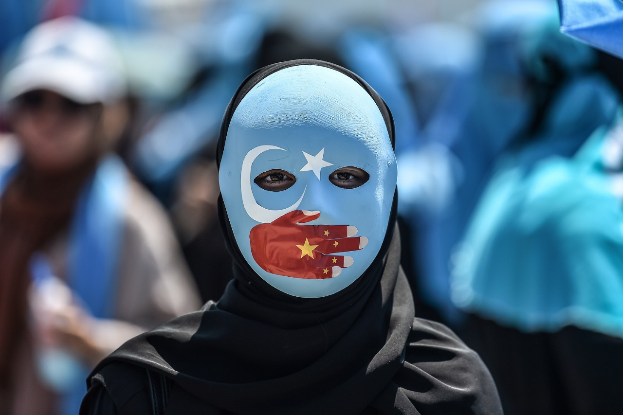 Manifestant devant l'ambassade de Chine à Ankara (Image OZAN KOSE/AFP/Getty Images)
