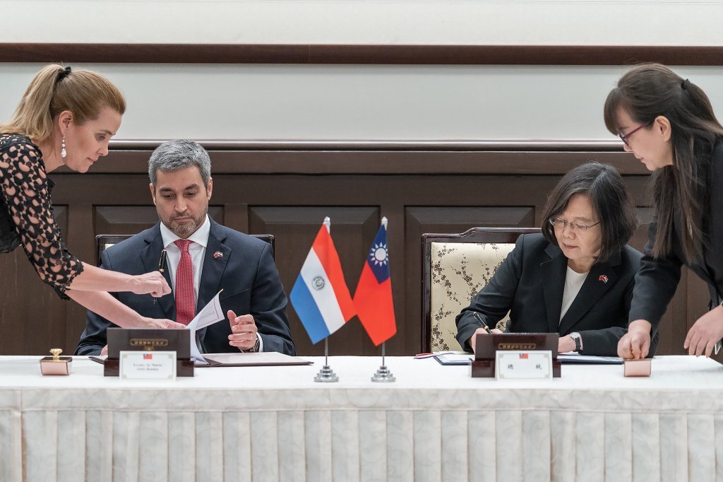 Tsai Ing-wen accueille le président du Paraguay avec les honneurs militaires