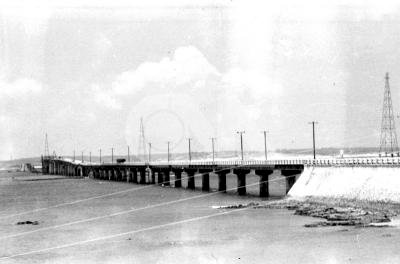 Construction du grand pont des Pescadores (archive CNA)