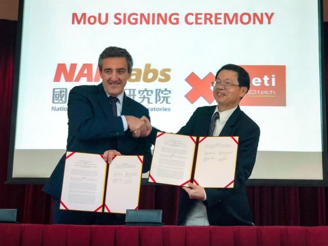 Le Directeur général de Leti Emmanuel Sabonnadière et Wu Kuang-chong, VP de NARLabs signent un accord de coopération technologique (image NARLabs)
