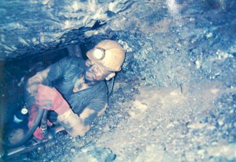 Dans une mine de charbon (image Taipei Times, photo Huang Liang-yi)