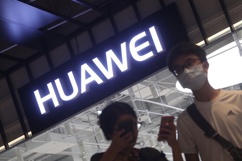 Le sponsor chinois Huawei du village de Noël du Nouveau Taipei pose question