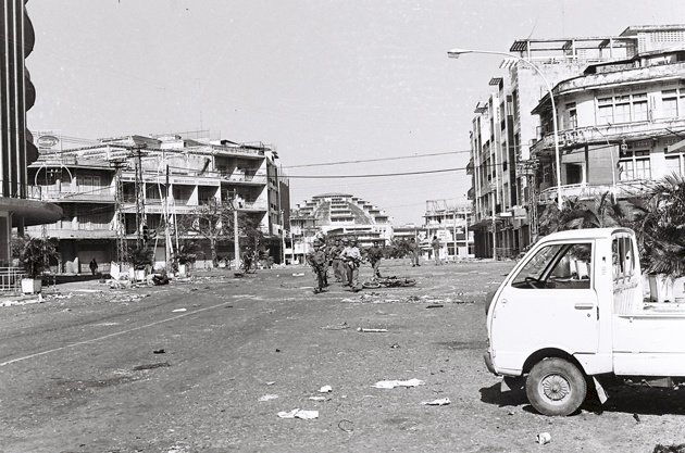 Phnom Penh repris par l'armée vietnamienne en 1979 (archive internet)