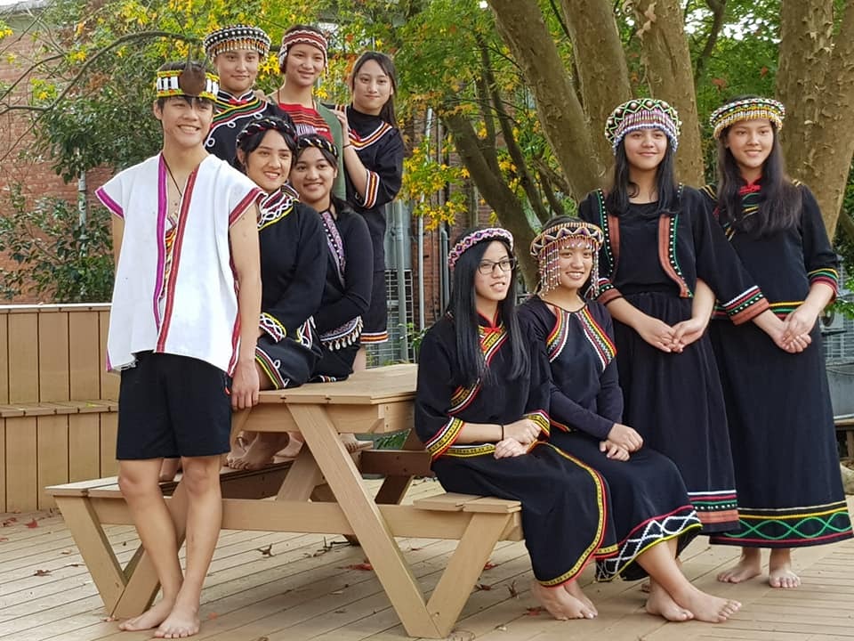 Les dix élèves aborigènes du lycée privé international Yuan Sheng (Image : RTI)